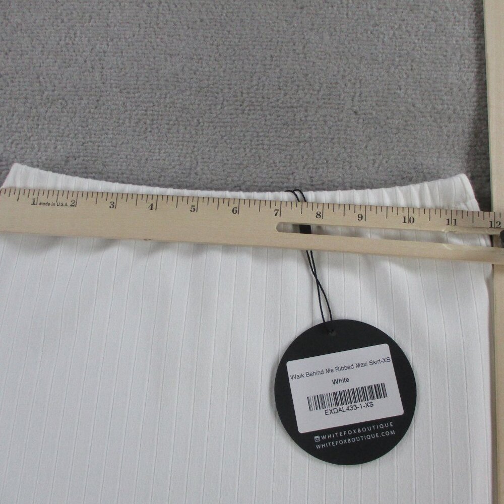 White Fox Boutique Maxi Skirt Womens XS White Walk Behind Me Ribbed Maxi NWT - Picture 6 of 7